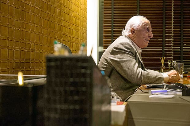Em grampo, lobista da JBS livra amigo de Temer de delação