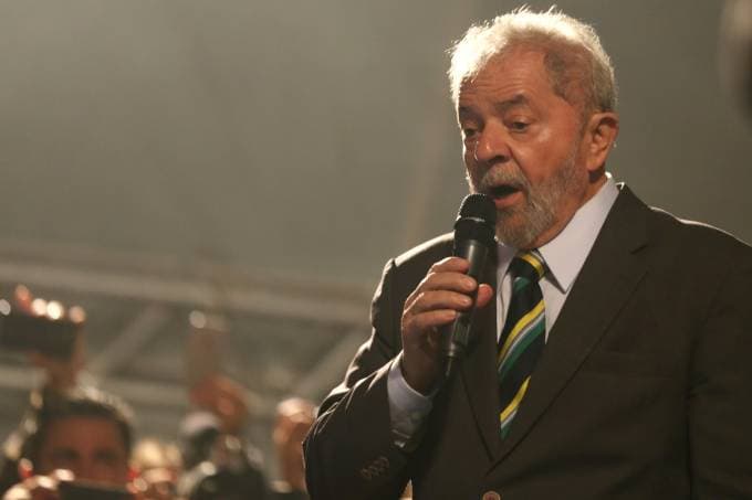 COLEÇÃO: Lula é acusado de 10 crimes de corrupção e 44 de lavagem
