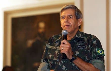 General do exército bate forte no STF