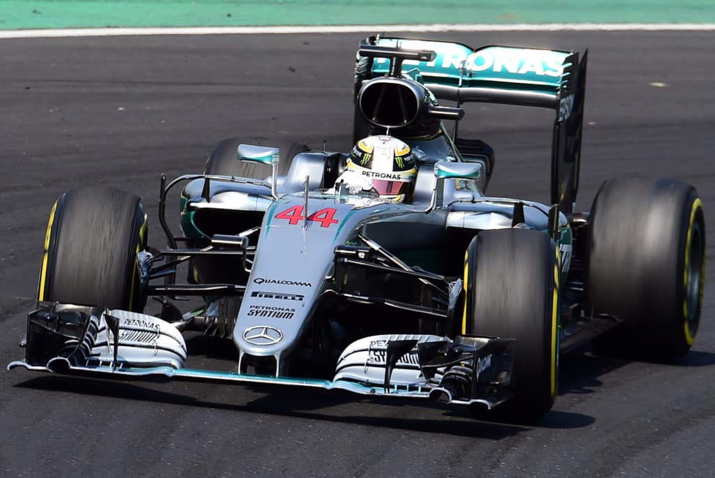 Hamilton vence GP da Hungria pela 5ª vez e assume liderança do Mundial