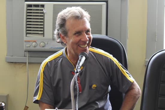 Um dos mais cobiçados treinadores e pioneiro do sistema de Clínicas de Tênis no Brasil, Carlos Alberto Kirmayr volta a Natal