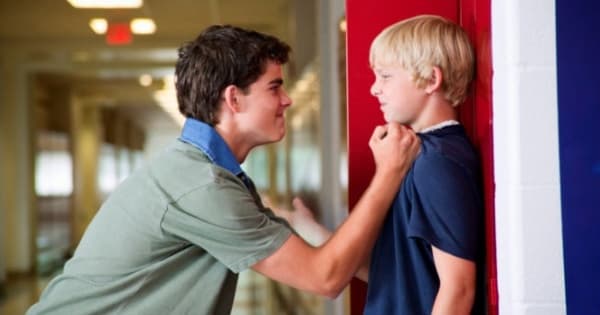 Vítimas de bullying possuem maiores chances de obesidade, AVC e ataques cardíacos, diz estudo