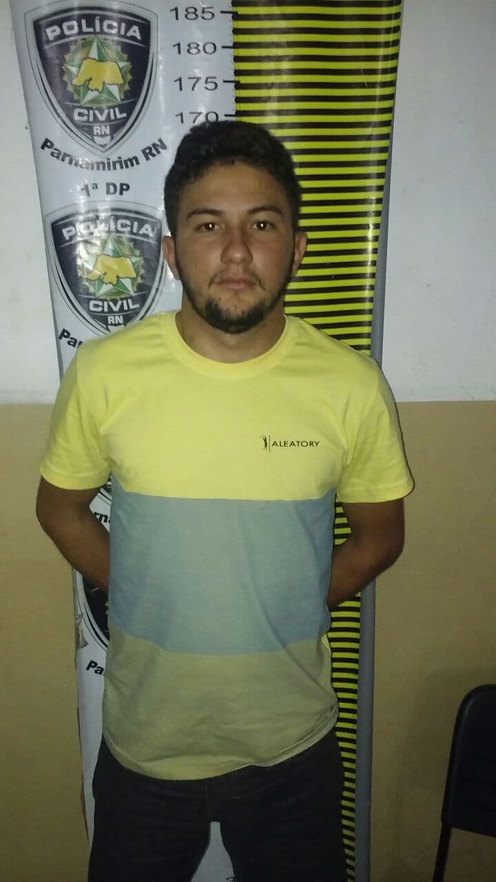 FOTOS: Polícia Civil de Parnamirim prende trio e apreende adolescente suspeitos de assaltarem residência de agente penitenciário