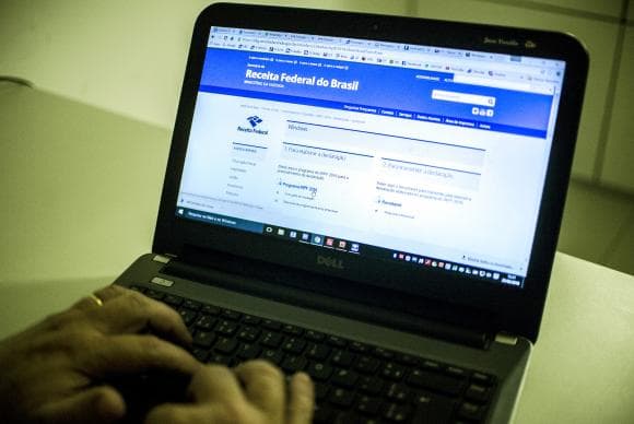 Contribuintes têm até esta sexta para entregar declaração do Imposto de Renda