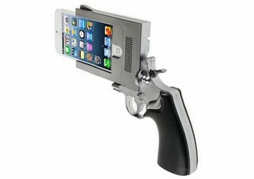 FOTOS: Capas para iPhone que imitam arma são alvos de críticas