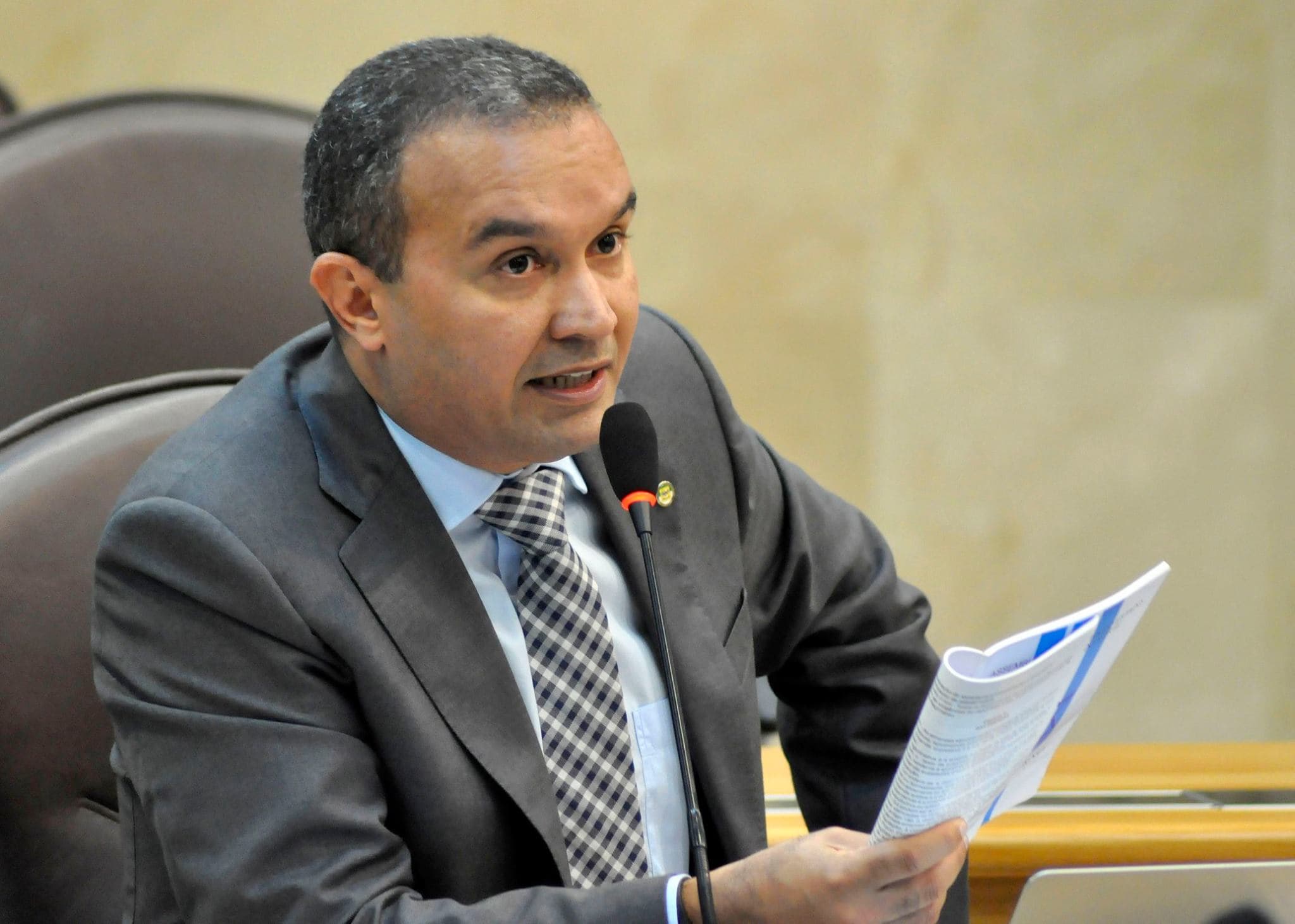 Nove deputados votam pelo fim, mas maioria na AL mantém residência oficial de governador