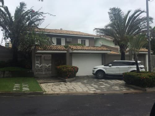 FOTO: Festa na casa nova da cantora Anitta é encerrada pela PM