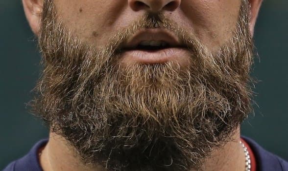 Barbas possuem mais sujeira que vaso sanitário, alerta microbiologista