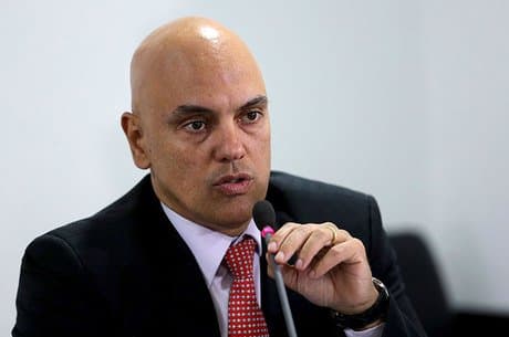 Grupo brasileiro ligado ao EI iniciou treino de tiros e tentou comprar fuzil no Paraguai, diz ministro da Justiça
