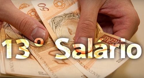Primeira parte do 13º salário de trabalhador doméstico deve ser paga até dia 30