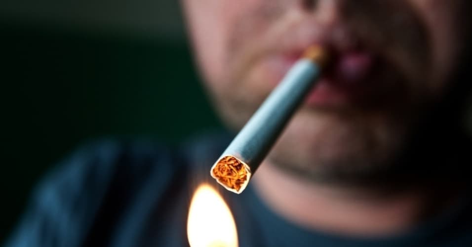 Sabia que fumar pode encurtar o pênis? Lista reúne 6 curiosidades sobre a genitália masculina