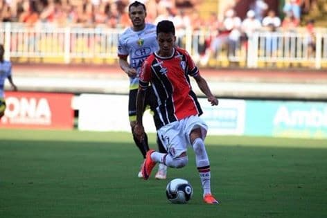 FOTO: América anuncia contratação de meia