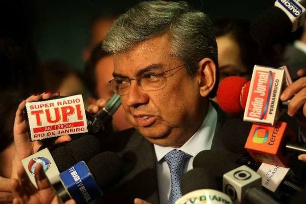 Garibaldi Filho, ex-ministro da Previdência recebe irregularmente aposentadoria de R$ 20 mil, diz TCU