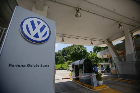 Vendas da Volks caem 16,9% no Brasil e montadora diz que situação está ‘tensa'