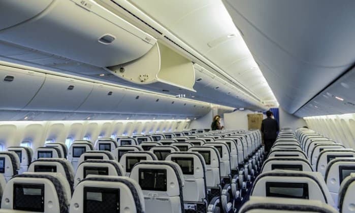 "BOLSO GRITA" - (NADA PARECE ESCAPAR): Obesos podem ter que pagar por assento extra em viagens aéreas
