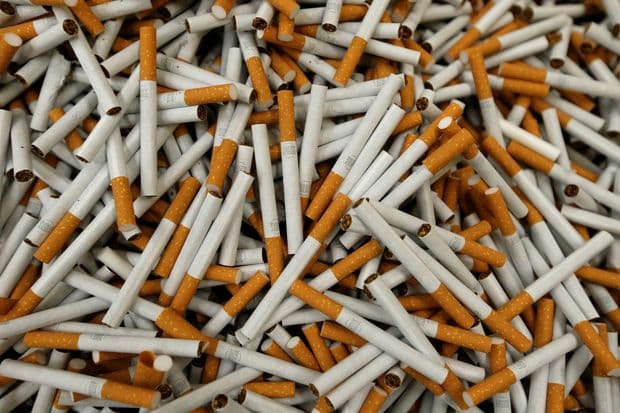 MERCADO DE CIGARROS: Dona da Souza Cruz compra fabricante do Camel por US$ 49,4 bi