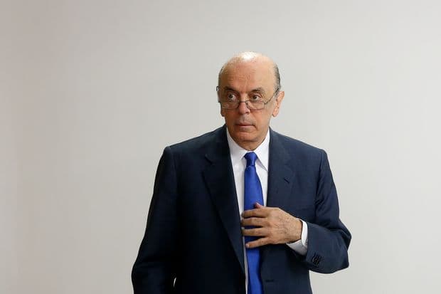 Quadro clínico de Serra justifica saída do governo, dizem especialistas; entenda o problema delicado do senador