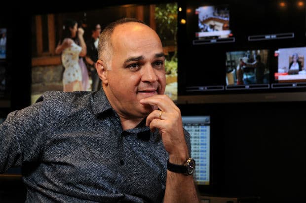 Enquanto Netflix encomenda, nós temos estúdio, diz diretor da Globo sobre séries