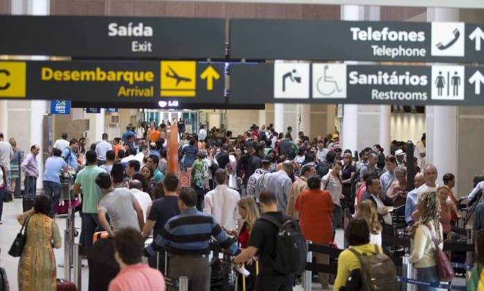 Avança no Senado projeto que obriga aéreas a indenizar atraso em até 100% o valor da passagem