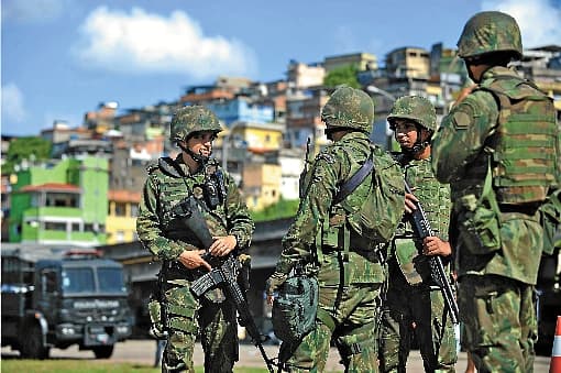 Justiça obriga Exército a aceitar candidatos com vírus HIV, sífilis e AIDS