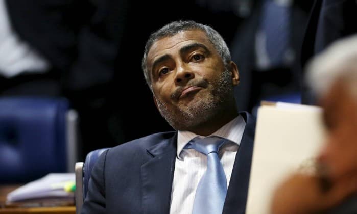 Romário comemora a saída de Blatter e pede renúncia de Del Nero