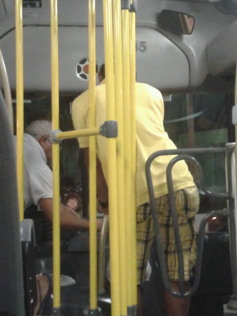 NATAL: Entrada de idosos pela frente em ônibus atrasa viagens, congestiona trânsito e irrita usuários e operadores do sistema