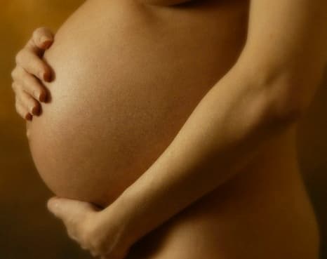 Mulheres que são mães depois dos 33 têm o dobro de chances de viver até os 95, diz pesquisa