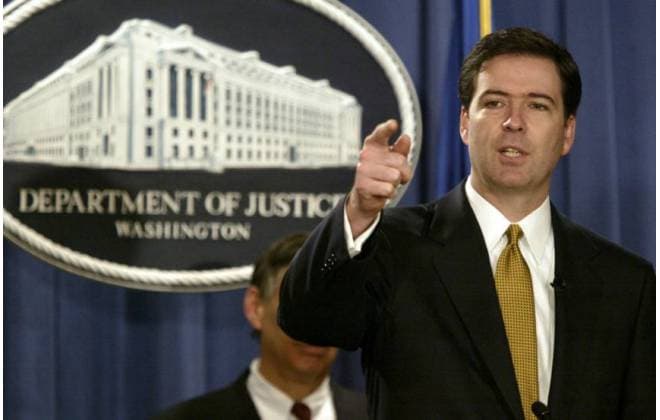 SE FALOU, A PRIVACIDADE "JÁ" VIRA LENDA: Diretor do FBI recomenda cobrir a câmera do laptop com fita adesiva