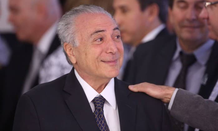 Temer anuncia liberação de R$2,7 bilhões a prefeitos, que cobram mais