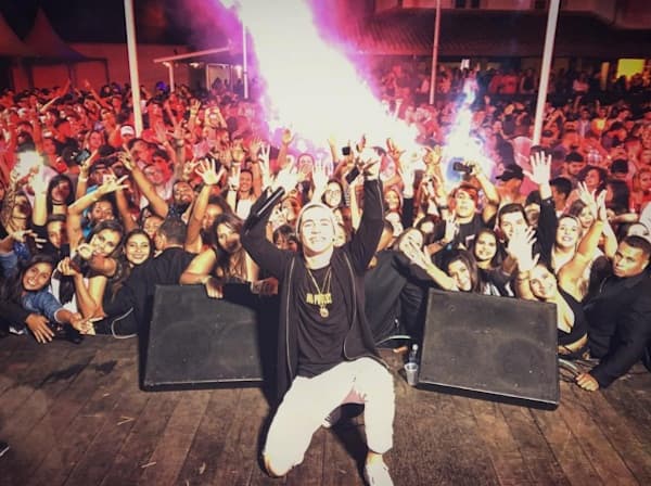 ELE VOLTOU: Após polêmica e "pausa" na carreira, Biel ainda faz shows menores