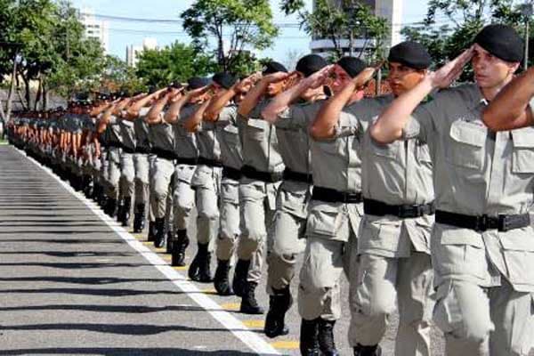 Com remunerações de até R$ 5,4 mil, PM está com mais de 3 mil vagas abertas pelo país em concursos
