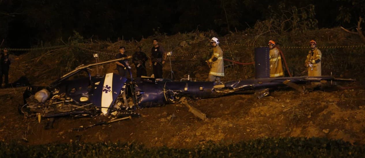 RIO: Helicóptero da PM cai em meio a tiroteio e mata 4