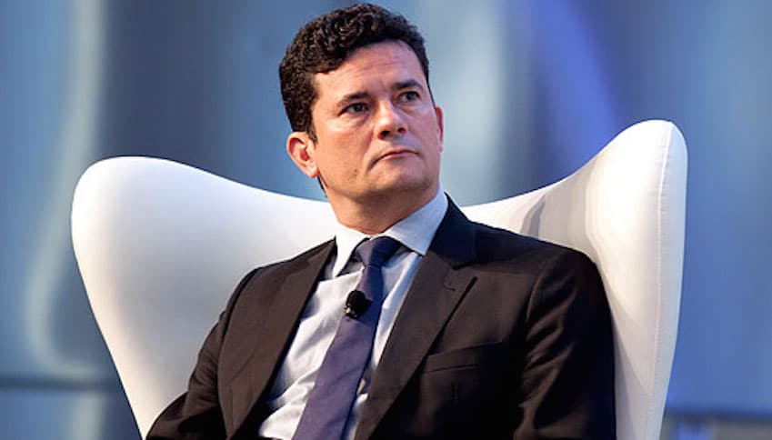 Moro é aplaudido de pé durante conferência em Portugal ao falar sobre combate a corrupção