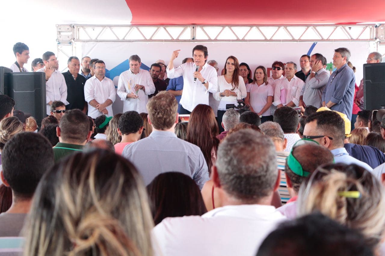 Governador anuncia Central do Cidadão e Café do Trabalhador durante Vila Cidadã em Areia Branca