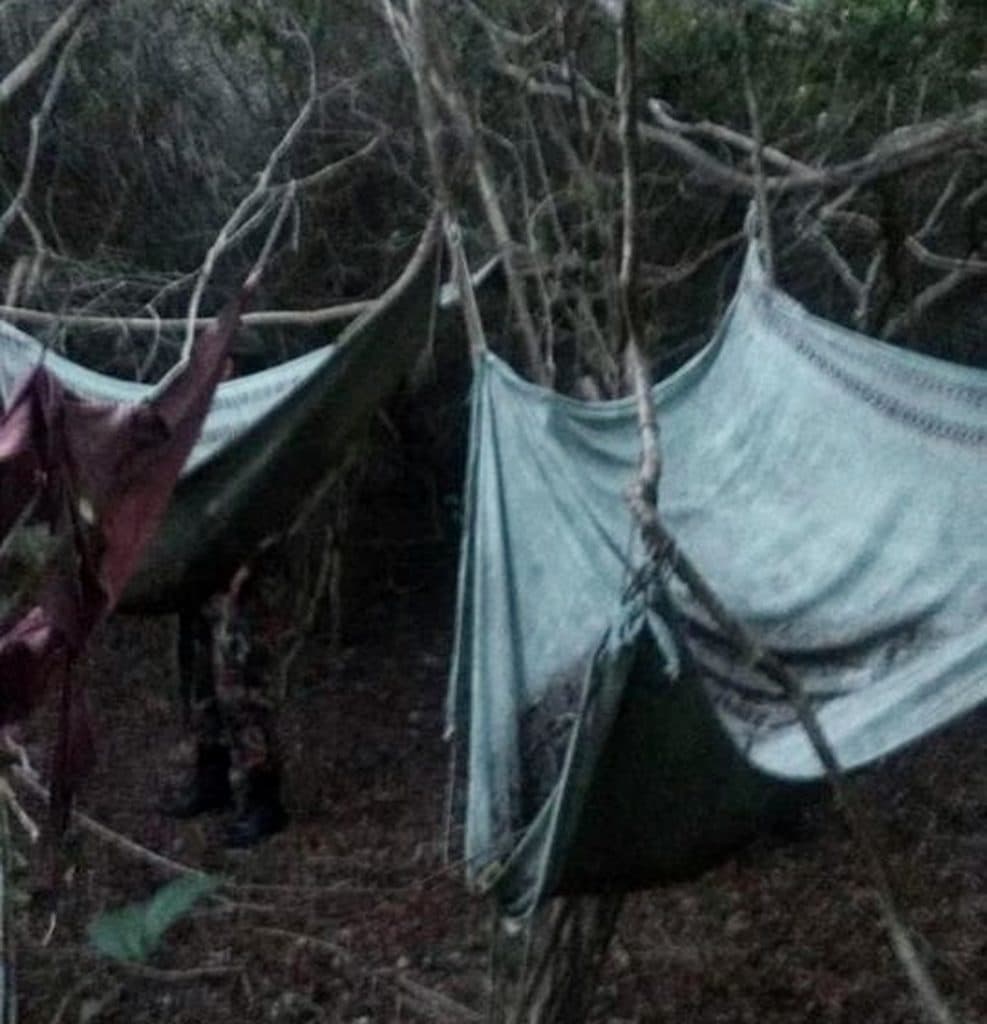 FOTO: Parque das Dunas suspende trilhas após PM encontrar acampamento de fugitivos em mata