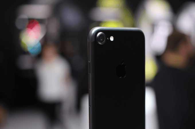 Leilão da Receita oferece iPhone 7 por metade do preço; saiba como participar