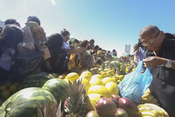 Preços das frutas caem nos principais mercados atacadistas do país
