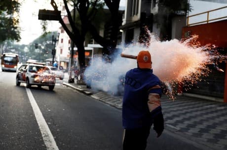 Dia de protestos no Brasil se limita a ação de pequenos grupos bloqueando trânsito nas principais capitais