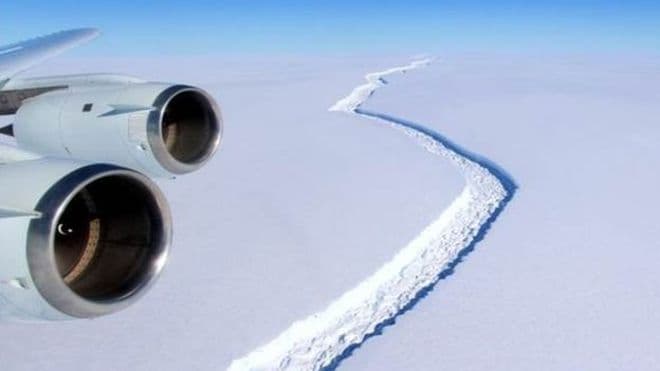 Fenda faz ‘curva' e torna iminente descolamento de iceberg gigantesco da Antártida
