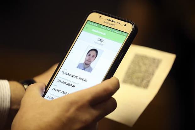 Carteira de habilitação digital começa a valer em fevereiro de 2018
