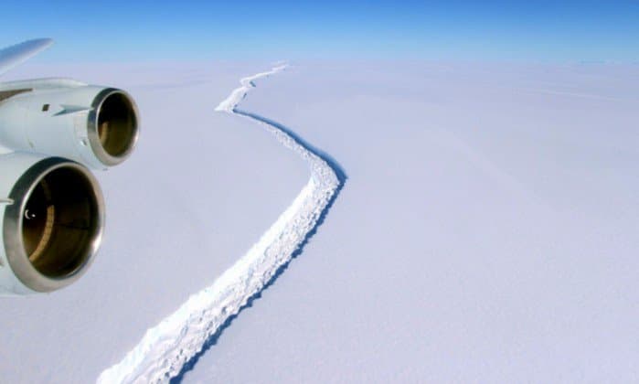 Iceberg do tamanho de Brasília se desprende na Antártida