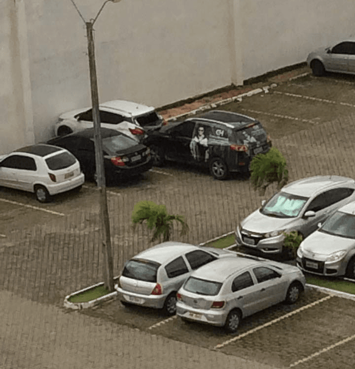 SUCUPIRA PERDE - FOTO: Morador de apto em Natal chega em casa e carro que ocupava vaga é transformado em maracujá