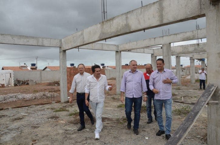 FOTOS: Apesar das dificuldades, São Gonçalo desponta como modelo de continuidade em obras