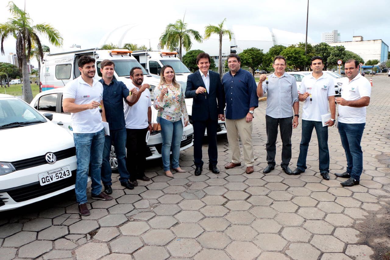 Governo do Estado entrega veículos ao Idiarn