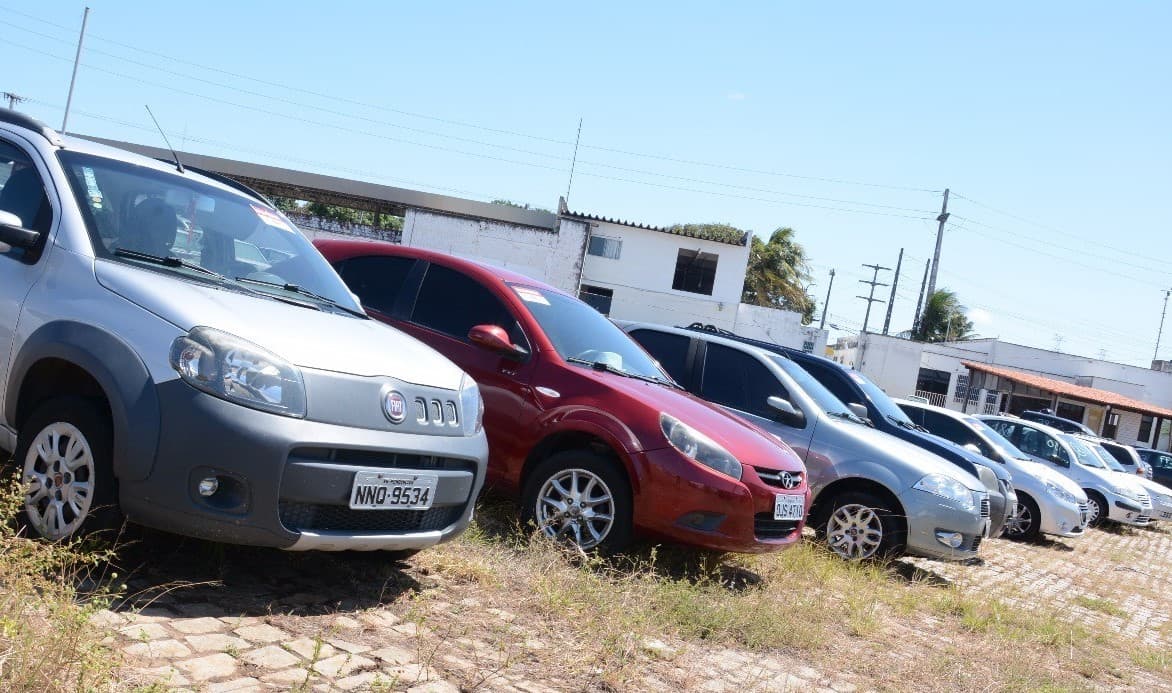 Detran abre pátio para visitação de lotes de veículos em Natal que vão a leilão