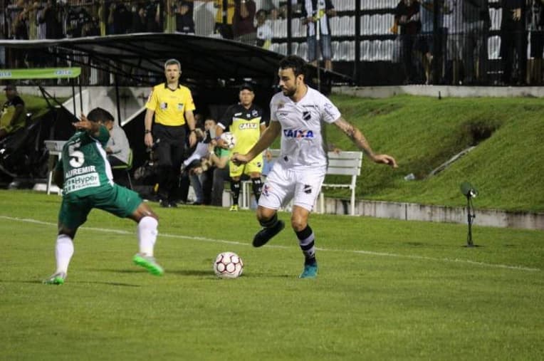 Sem vencer há 3 jogos, ABC encara nesta terça em Natal o Náutico, que ainda não ganhou um jogo na Série B