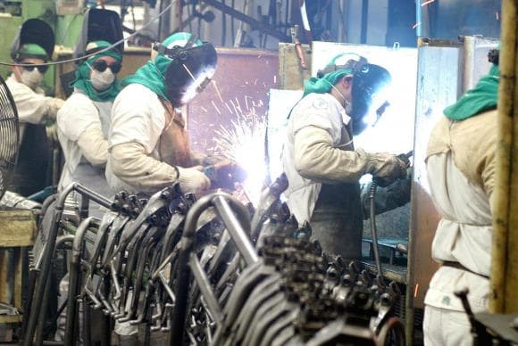 Confiança da indústria sobe 1,2 ponto, segundo prévia de julho da FGV
