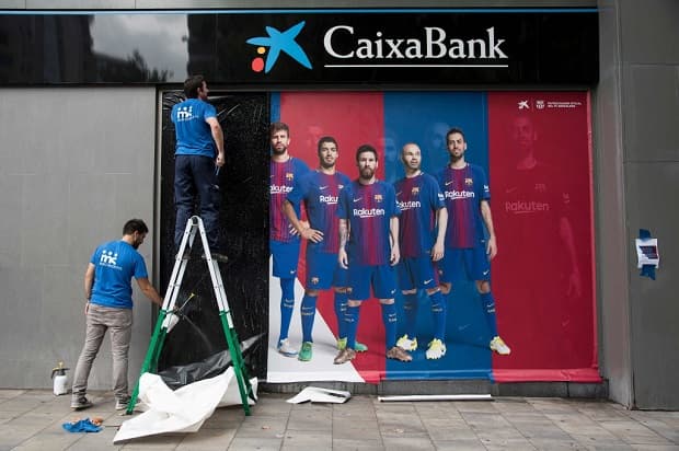 Neymar é criticado e tem imagem retirada de cartazes em Barcelona