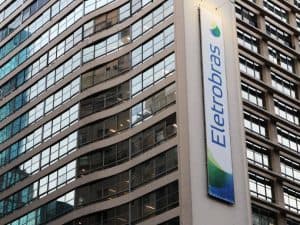 Empregados da Eletrobras discutem possível paralisação contra privatização