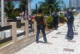 Publicidade irregular na área ‘non aedificandi’ de Ponta Negra é removida pela Semurb